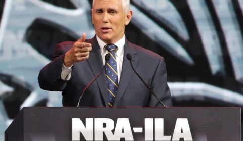 Vice-Presidente Mike Pence fala para a NRA