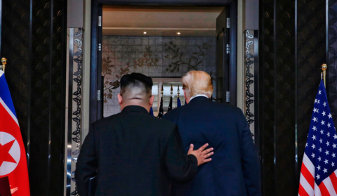 Histórica cúpula Trump-Kim termina em texto vago sobre desnuclearização