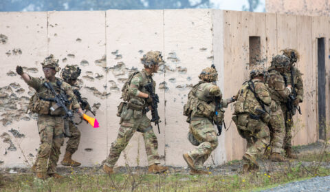 Em meio a tensões geopolíticas, como os EUA pensam em conter o fantasma da ameaça militar chinesa